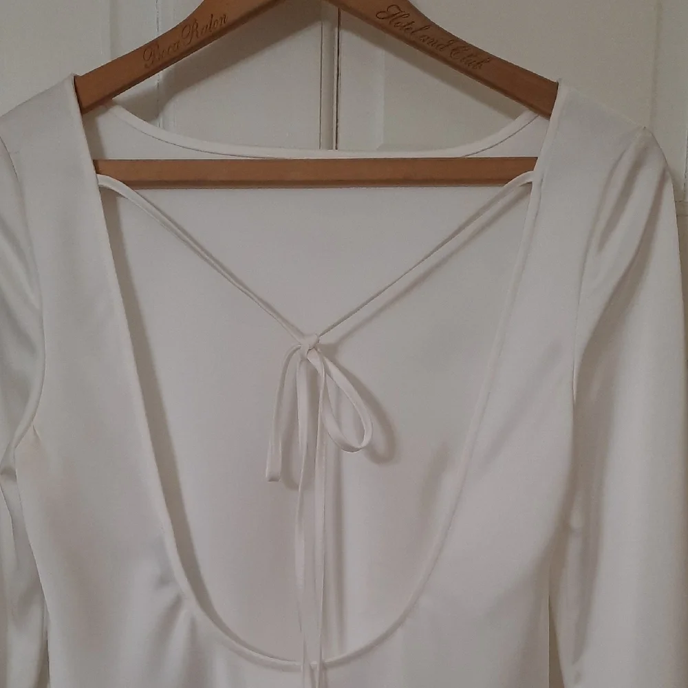 Gianni Bini Classic White Long Sleeve Dress - Picture 8 of 11